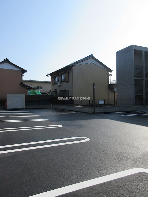 パーチェ黒野 駐車場
