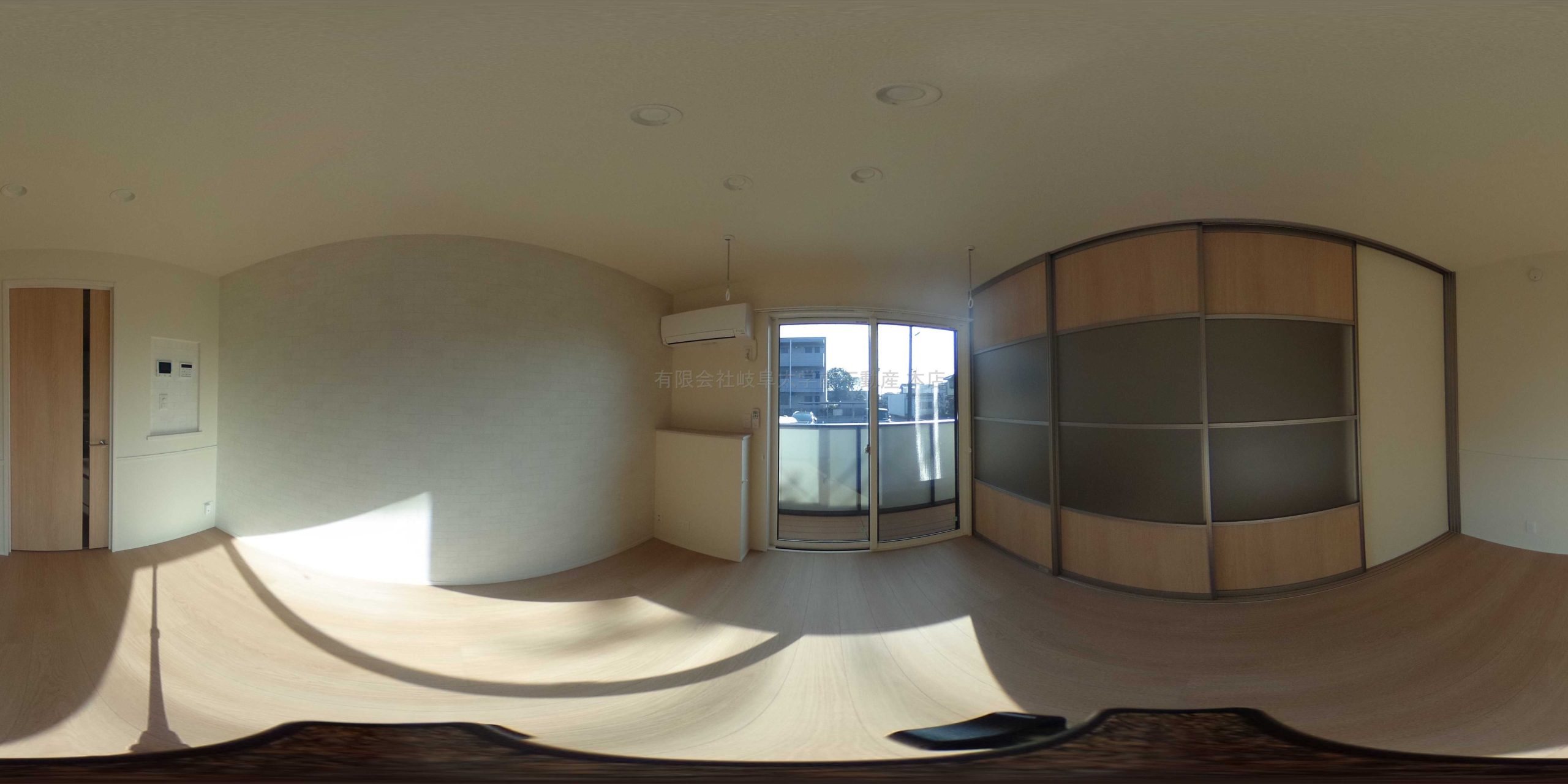 東側洋室※写真は101