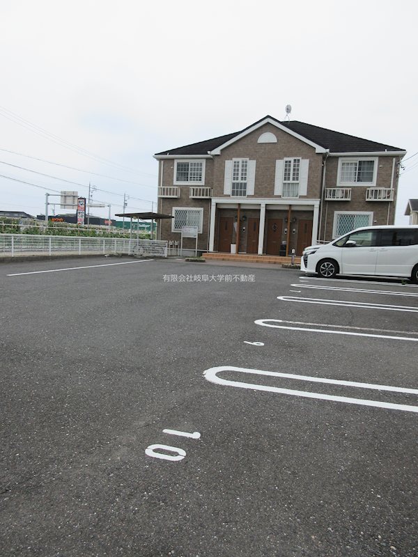 ミモザ 駐車場